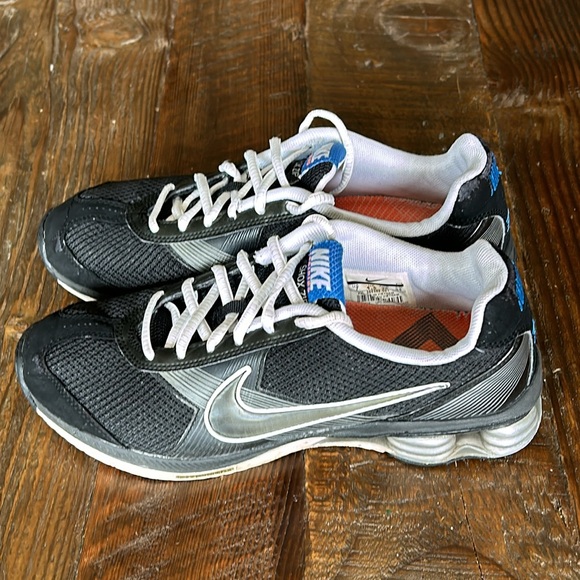 Nike Training Shox Zip.   Women’s Size 7 - Picture 5 of 9